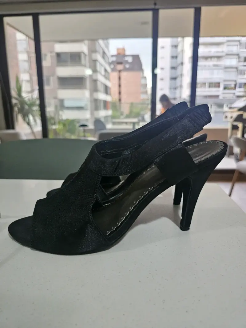 Sandalias de tacón alto negras elegantes - 3