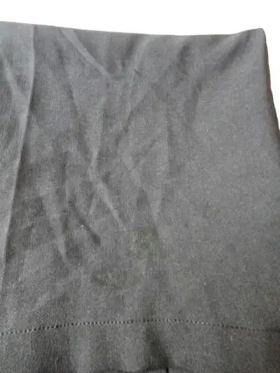 Vestido negro elegante con tirantes delgados - miniatura 6