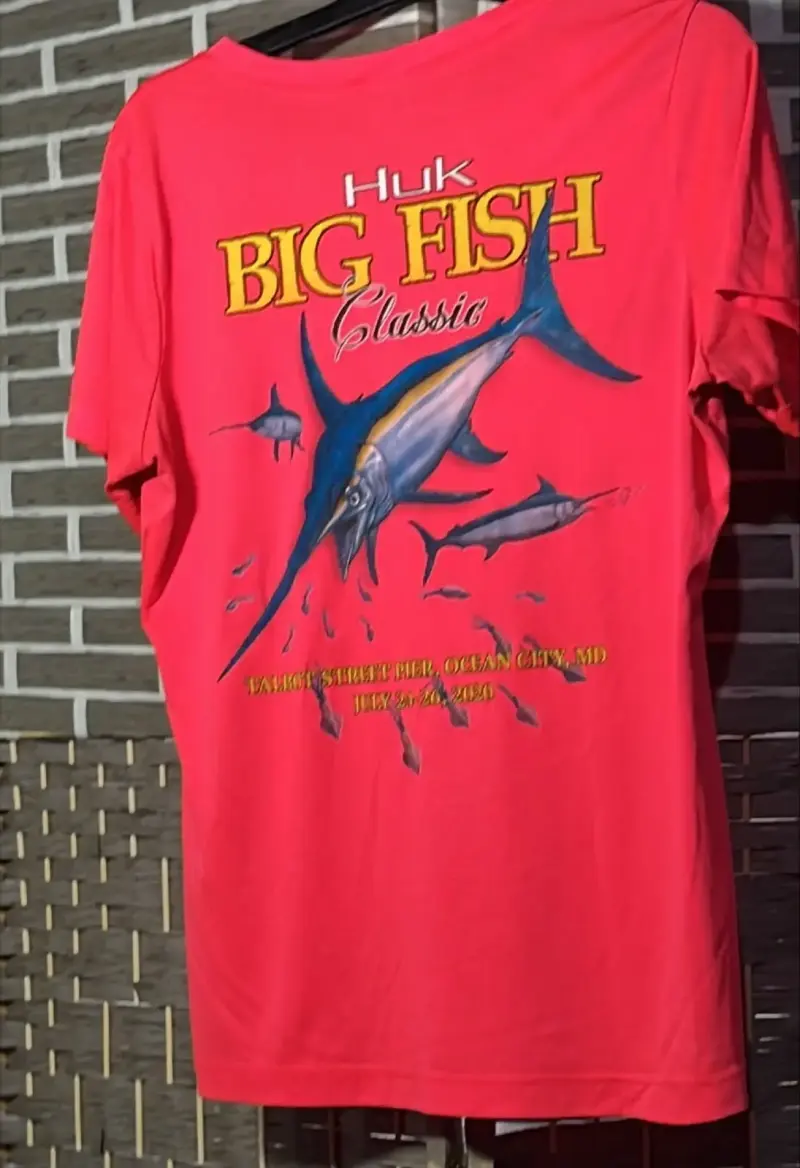 Polera roja Huk Big Fish Classic - 2