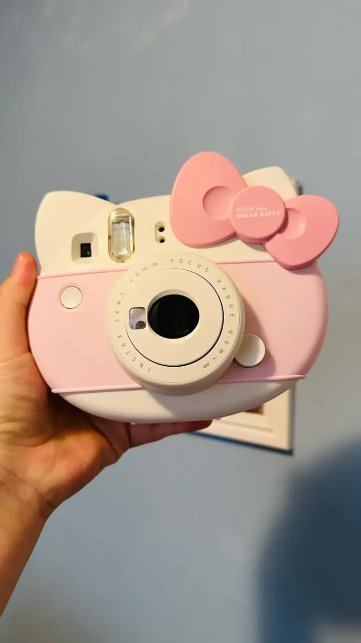 Cámara Instax Mini Hello Kitty - 1