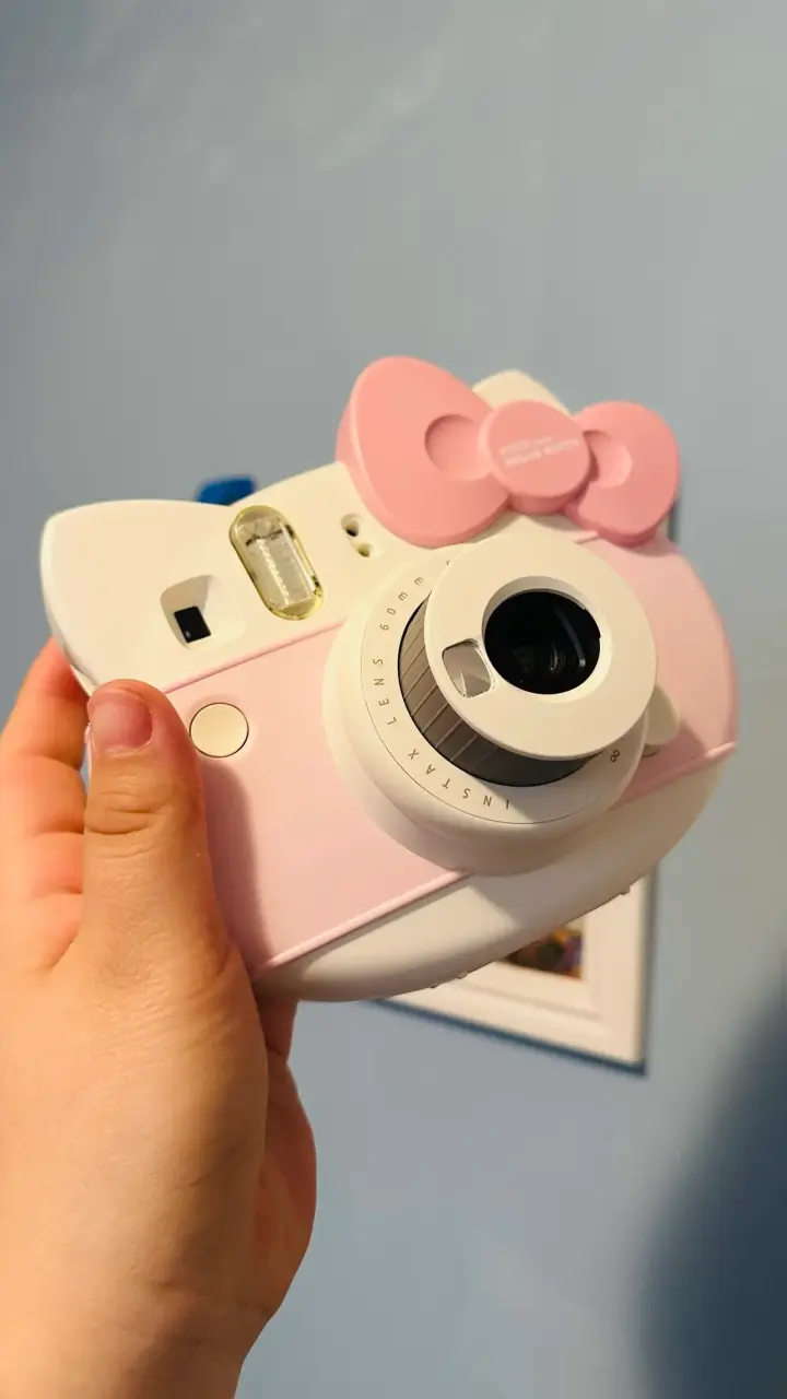 Cámara Instax Mini Hello Kitty - 2