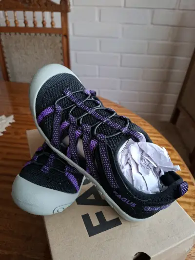 Zapatillas outdoor 36 marca Fagus - miniatura 2