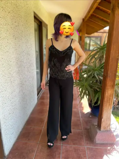 Conjunto negro elegante con  detalles bordados - miniatura 1
