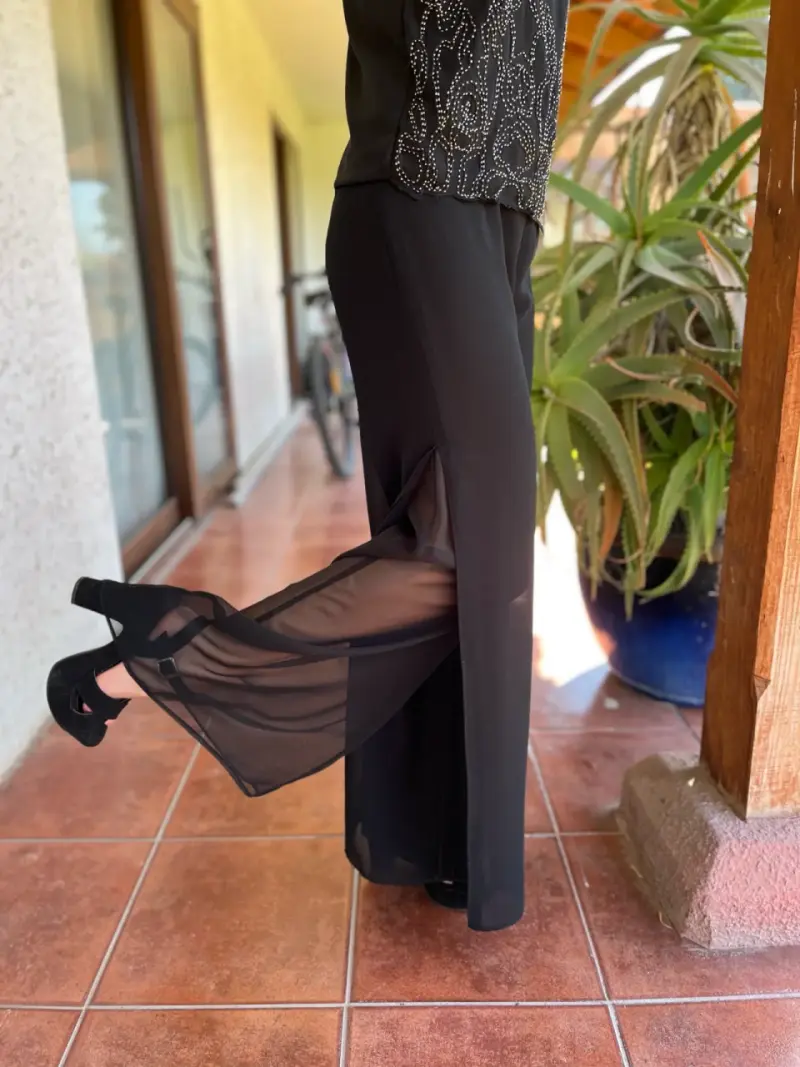 Conjunto negro elegante con  detalles bordados - 3