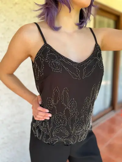 Conjunto negro elegante con  detalles bordados - miniatura 4