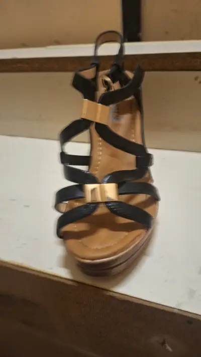 Sandalias de cuña negras Aisha elegantes - miniatura 2