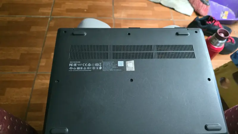 Laptop Lenovo Ideapad S145 con AMD 3200e - 2