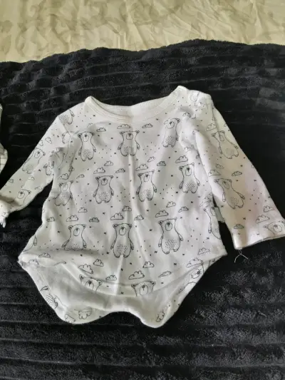 Conjunto de poleras y body para bebé con estampados divertidos - miniatura 1