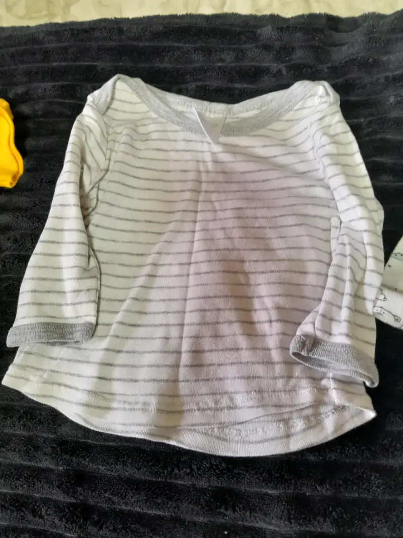 Conjunto de poleras y body para bebé con estampados divertidos - 2