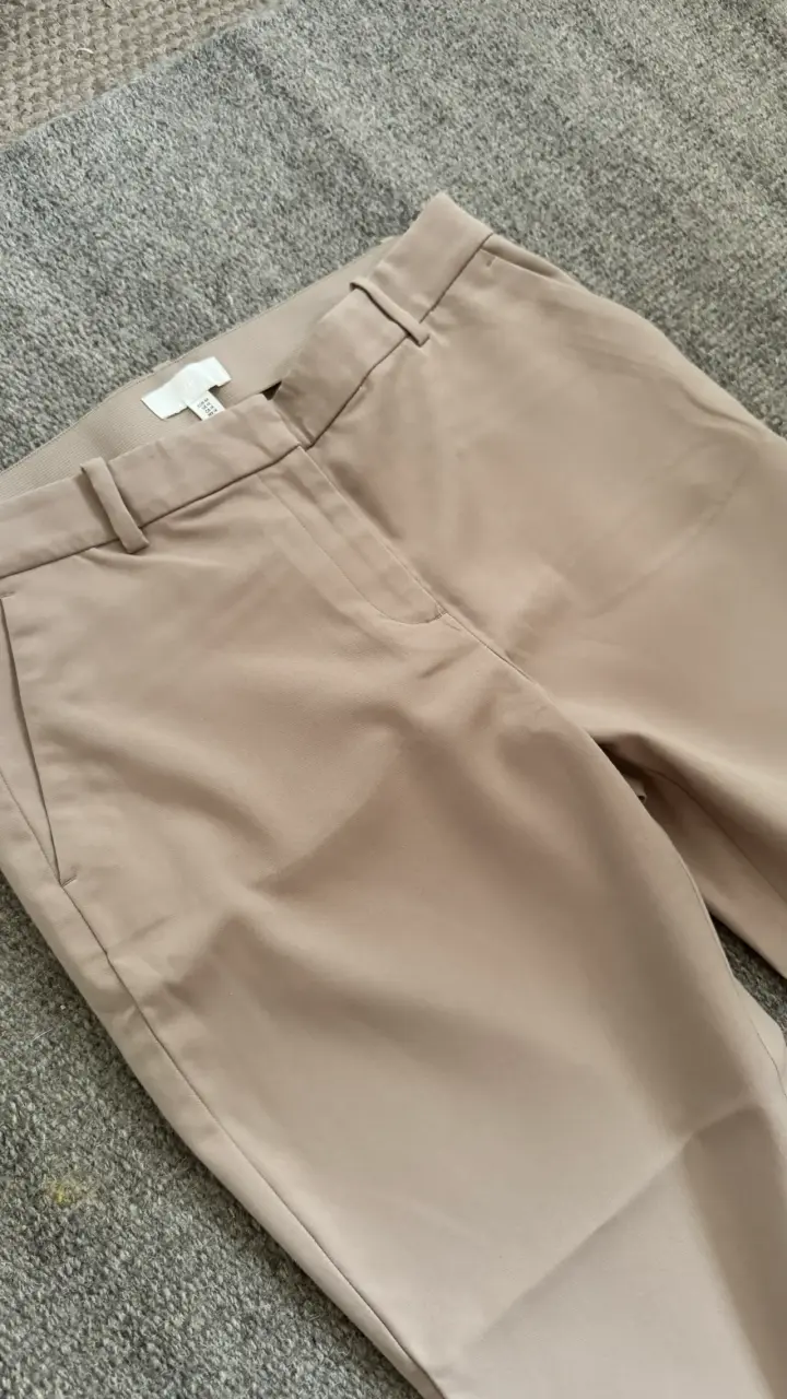 Pantalones beige de vestir para mujer - 2