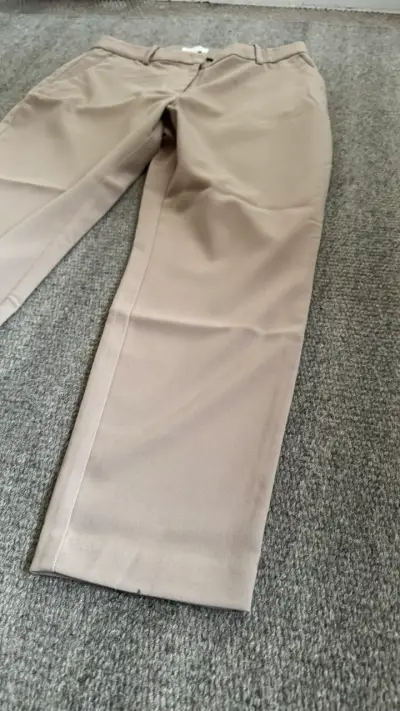 Pantalones beige de vestir para mujer - miniatura 3