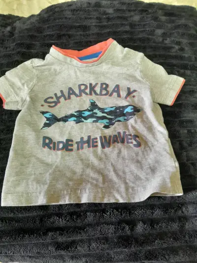 Conjunto de poleras para bebé con diseños variados - miniatura 1