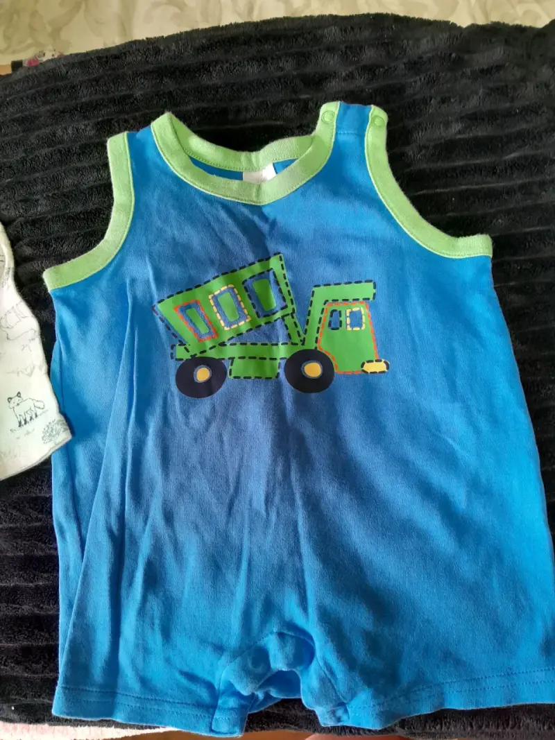 Conjunto de poleras para bebé con diseños variados - 5