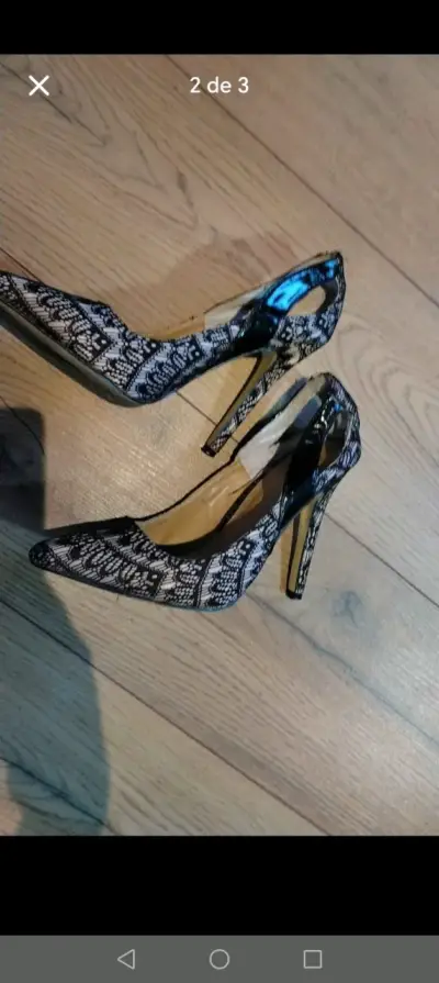 Zapatos de Tacón Plateados Elegantes - miniatura 5