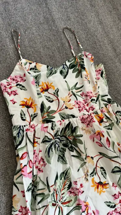 Vestido floral de verano para mujer - miniatura 2