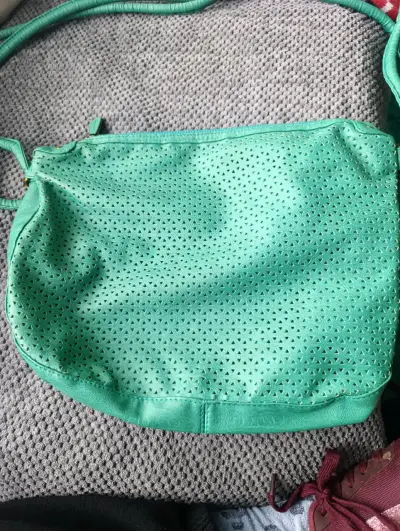 Cartera verde perforada Sybilla - miniatura 1