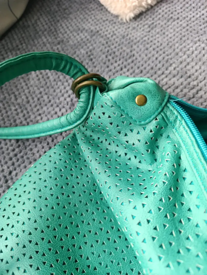 Cartera verde perforada Sybilla - 4
