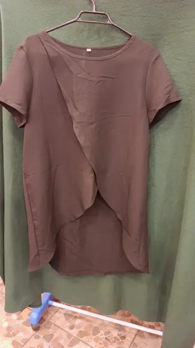 Conjunto de blusa y shorts negro para mujer - miniatura 1