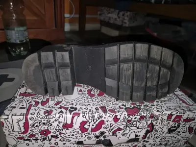 Zapatos de charol negros con plataforma - miniatura 2