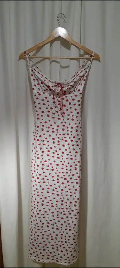 Vestido largo con estampado floral rojo  de Shein - miniatura 1