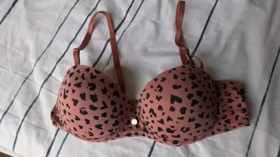 Sostén Lili Pink estampado animal print talla 34B - miniatura 1