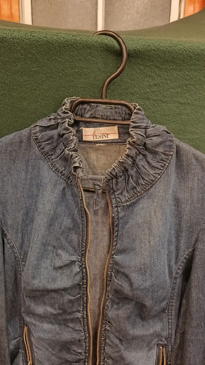 Chaqueta de mezclilla azul con volantes para mujer - 2