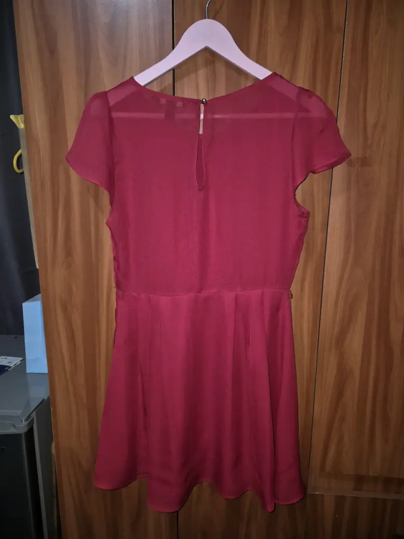 Vestido rojo elegante para mujer - 2