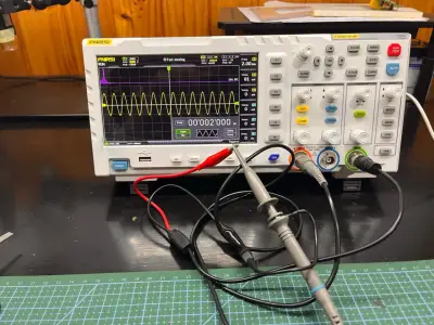 Osciloscopio digital FNIRSI con accesorios - miniatura 1