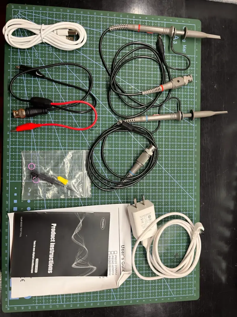 Osciloscopio digital FNIRSI con accesorios - 4