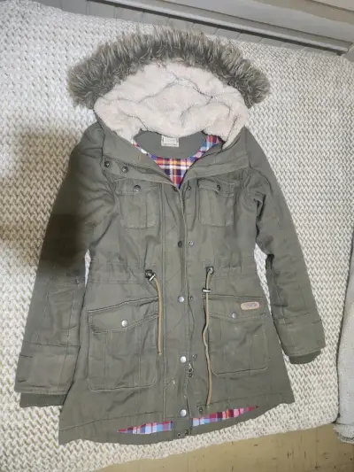 Parka verde  militar , marca Lippi original - miniatura 1