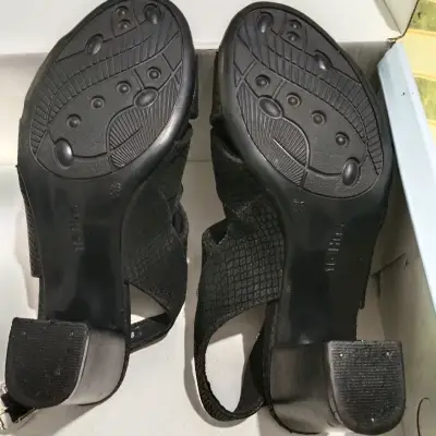 Sandalias de tacón negro  serpiente, 16 HRS. - miniatura 1