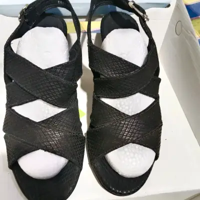 Sandalias de tacón negro  serpiente, 16 HRS. - miniatura 3