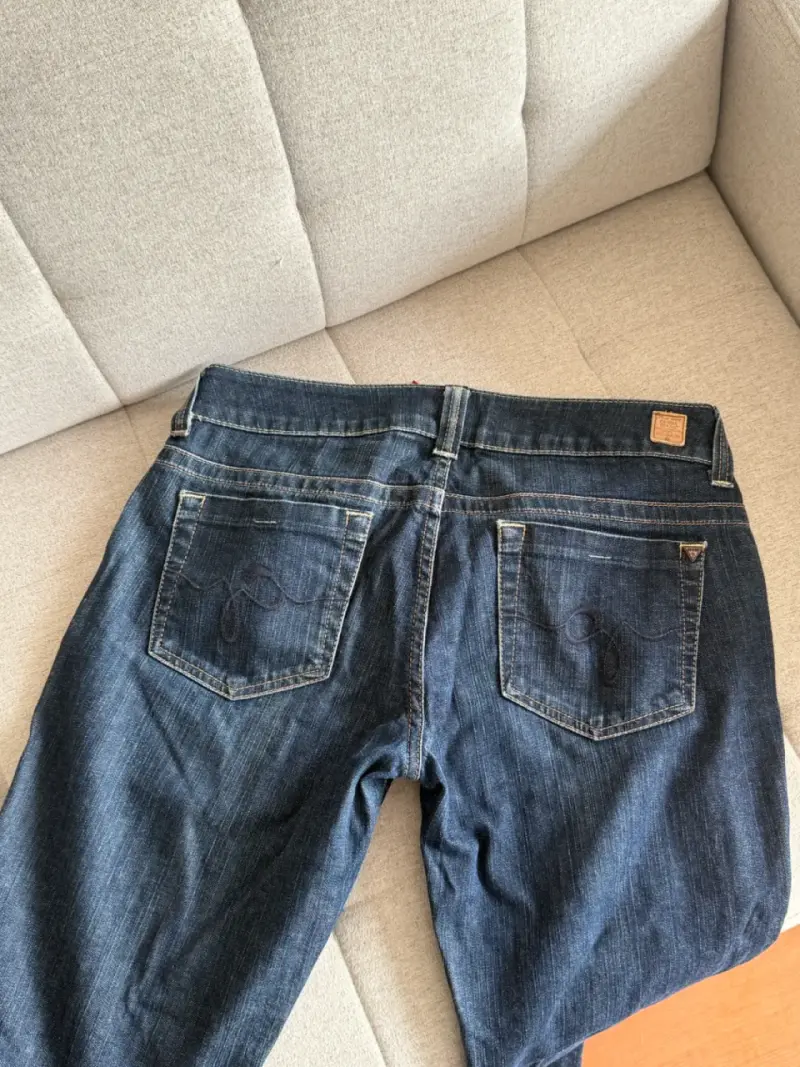Jeans azul oscuro Guess para mujer - 2