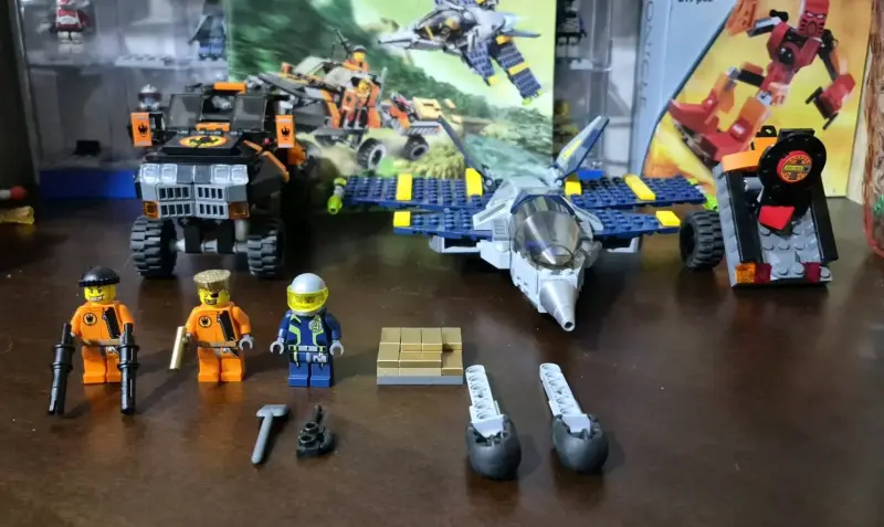 Lego agents Robo de oro