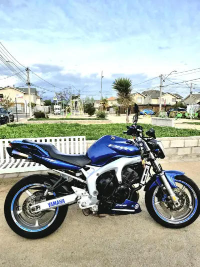Moto Yamaha FZ6 azul SOLO VENTA - miniatura 1