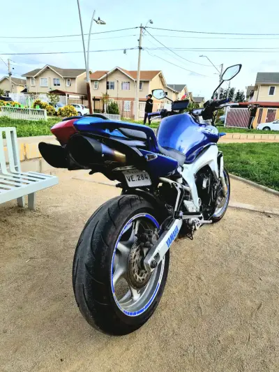 Moto Yamaha FZ6 azul SOLO VENTA - miniatura 3