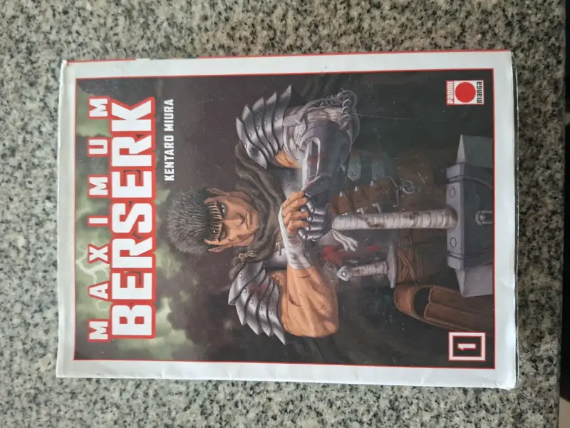 Manga Maximum Berserk Volumen 1 de Kentaro Miura - 1