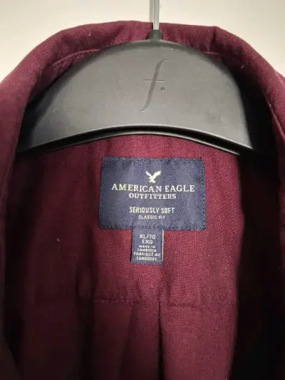 Camisa Hombre American Eagle Burdeos Talla XL - miniatura 2
