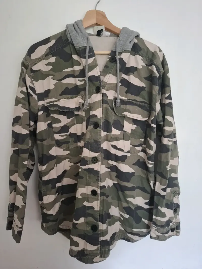 Chaqueta camuflada con capucha para hombre - 3