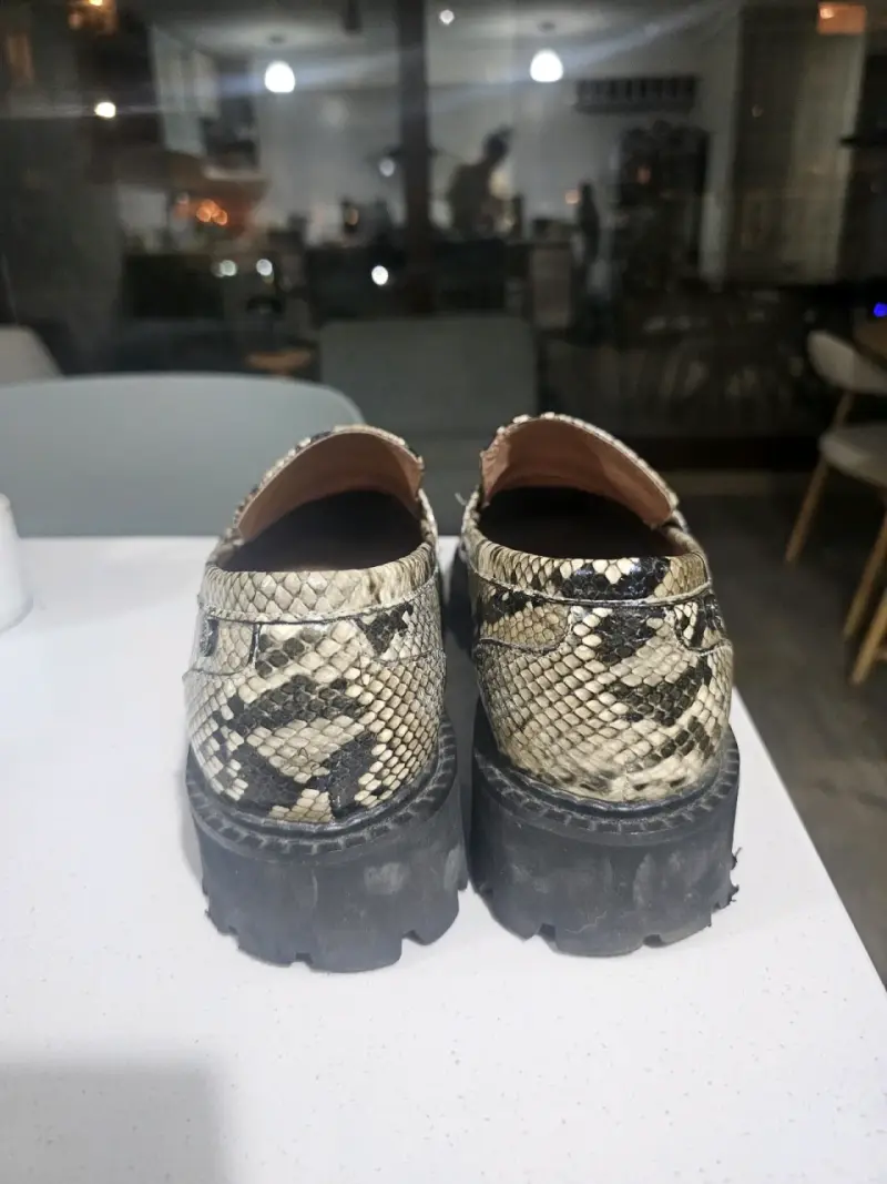 Mocasines de cuero con diseño de serpiente - 3