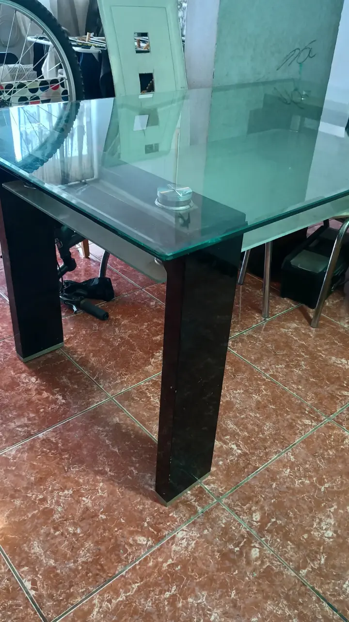Mesa de vidrio moderna para comedor - 2