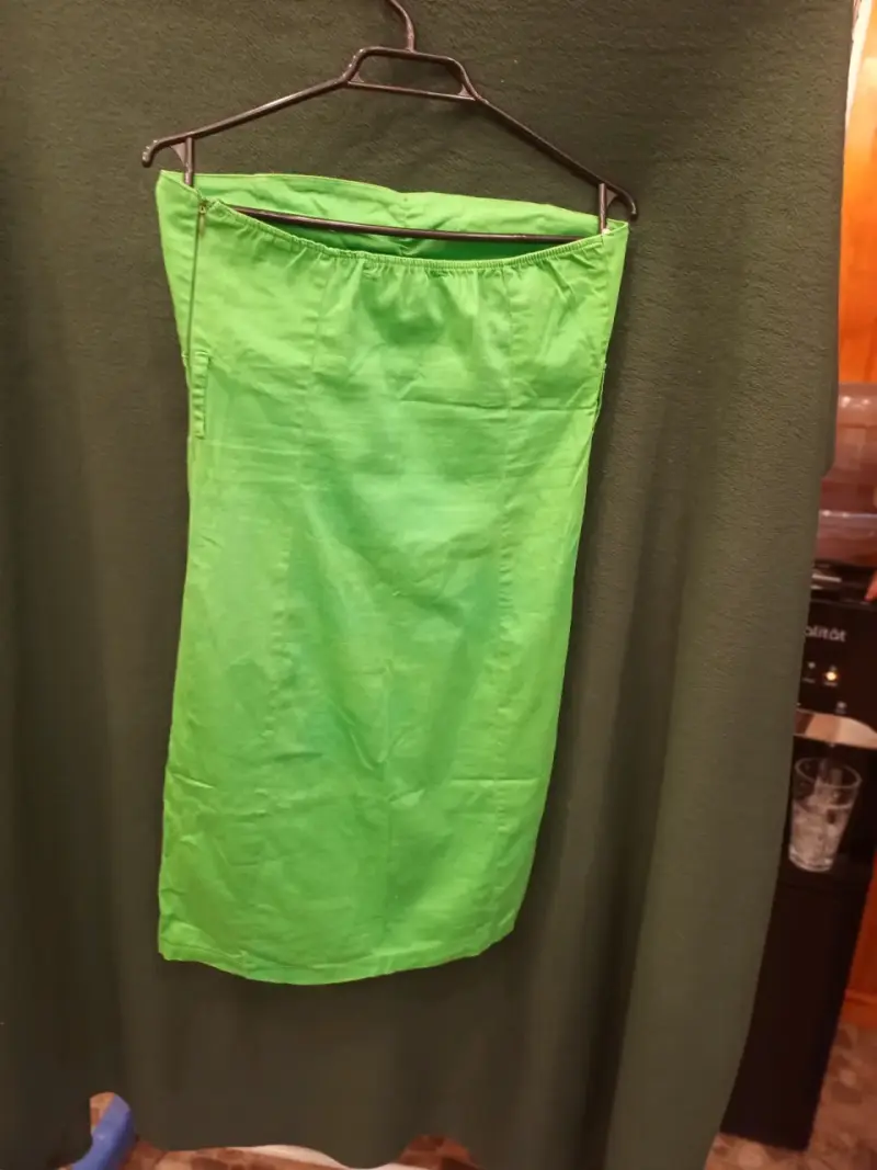Vestido verde strapless para mujer - 4