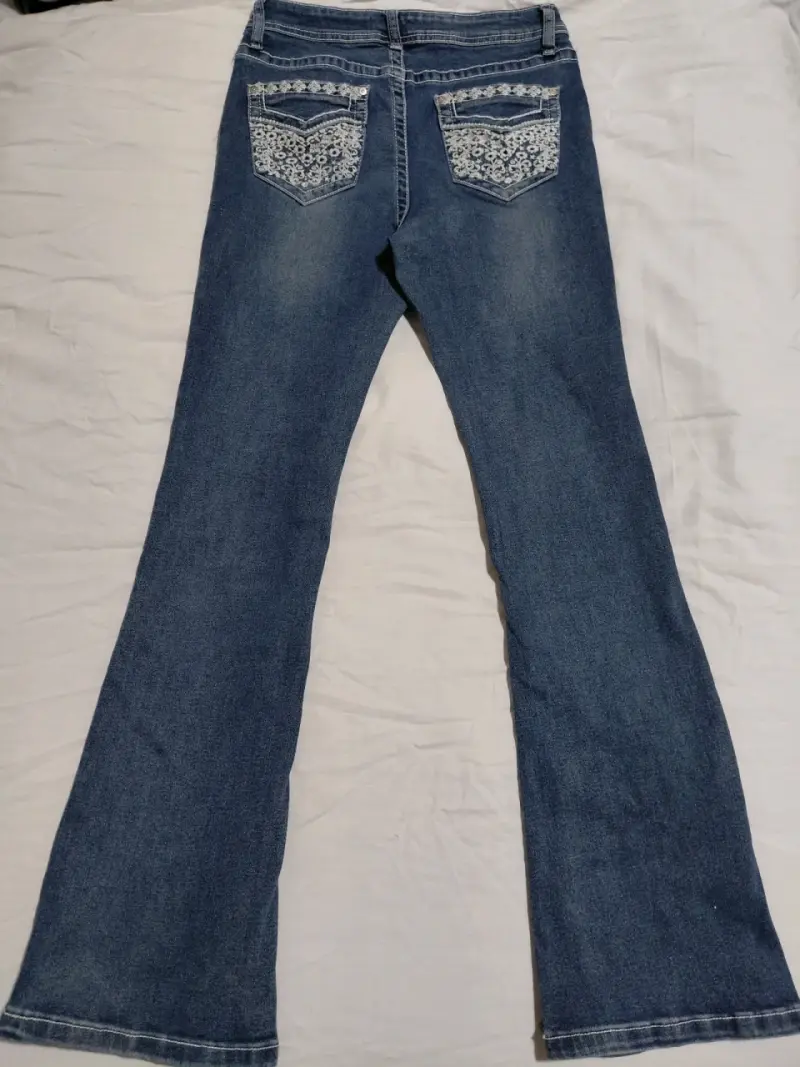 Jeans acampanados Harper & Ivy con encaje - 3