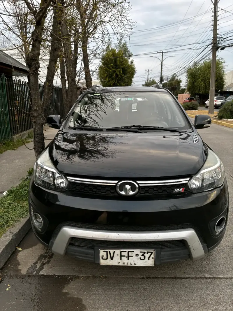 SUV negro en buen estado - 7