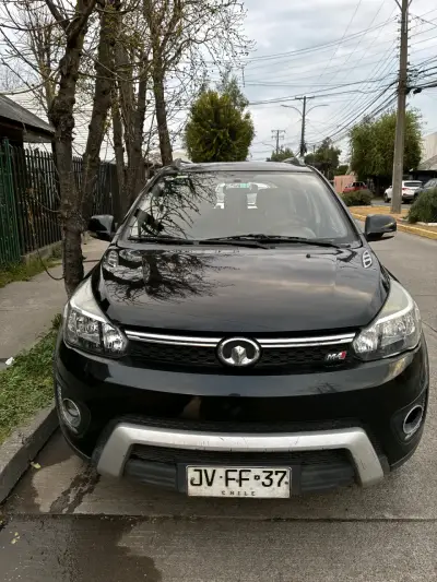 SUV negro en buen estado - miniatura 7
