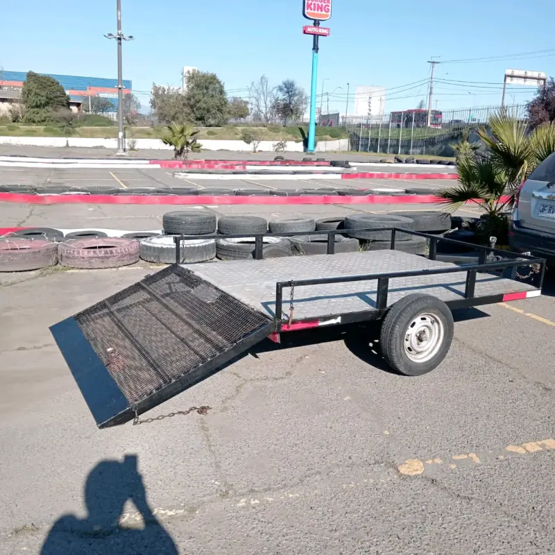 Carro para transporte de carga metálico con rampa - 1