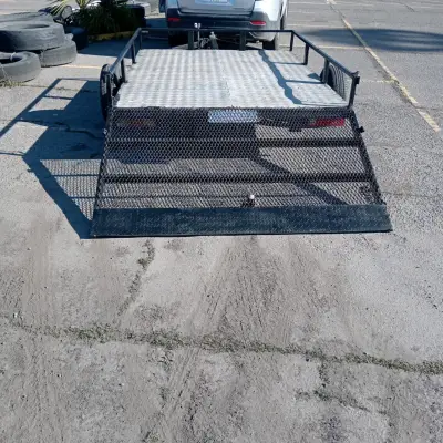 Carro para transporte de carga metálico con rampa - miniatura 2
