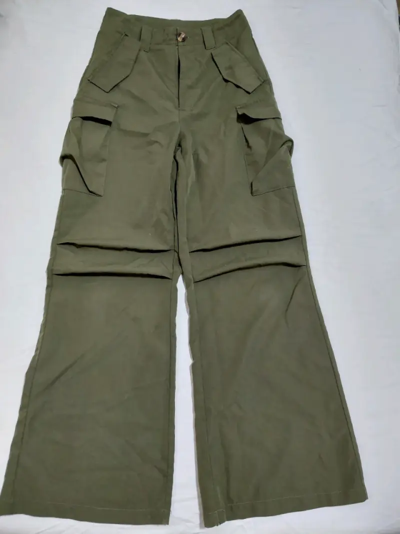 Pantalones cargo verdes para mujer - 1