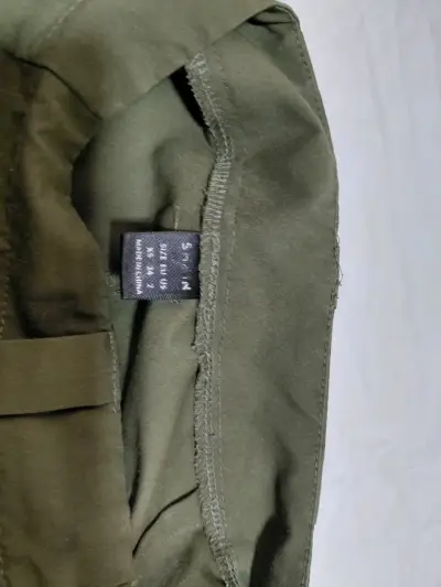 Pantalones cargo verdes para mujer - miniatura 3