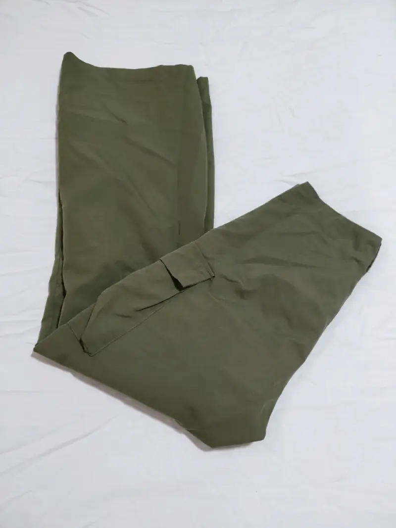 Pantalones cargo verdes para mujer - 4